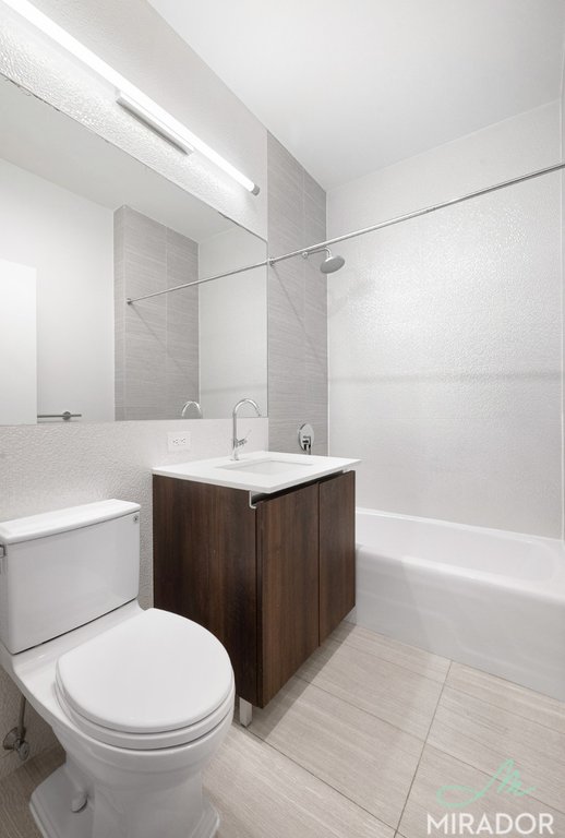 15 Park Row, Unit 23G photo 4