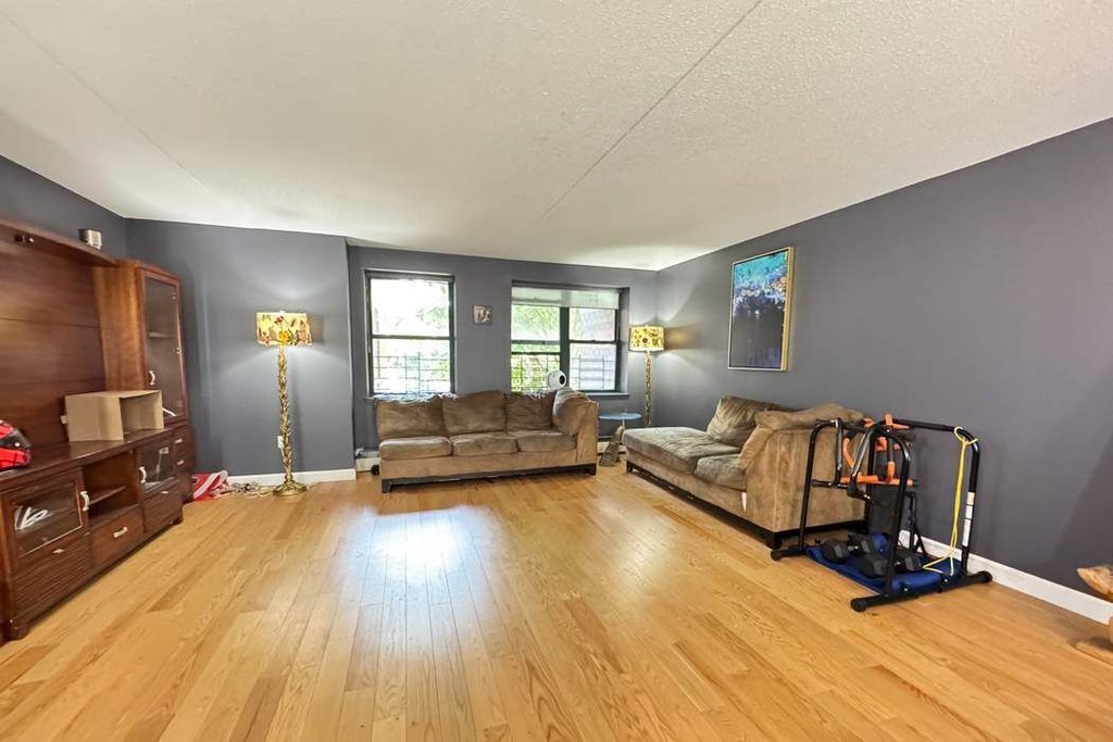 1919 Madison Avenue, Unit 202