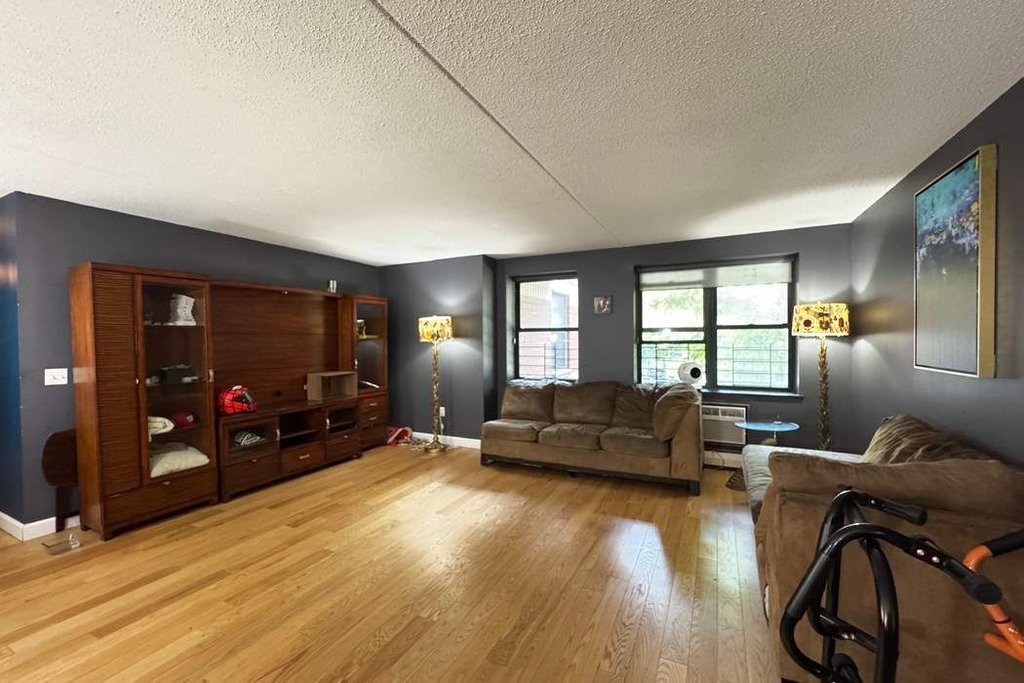 1919 Madison Avenue, Unit 202 photo 2