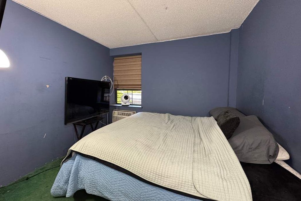 1919 Madison Avenue, Unit 202 photo 9
