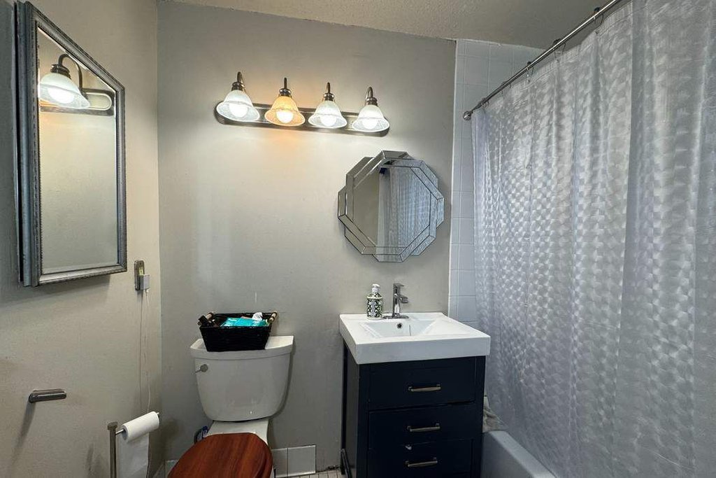 1919 Madison Avenue, Unit 202 photo 10
