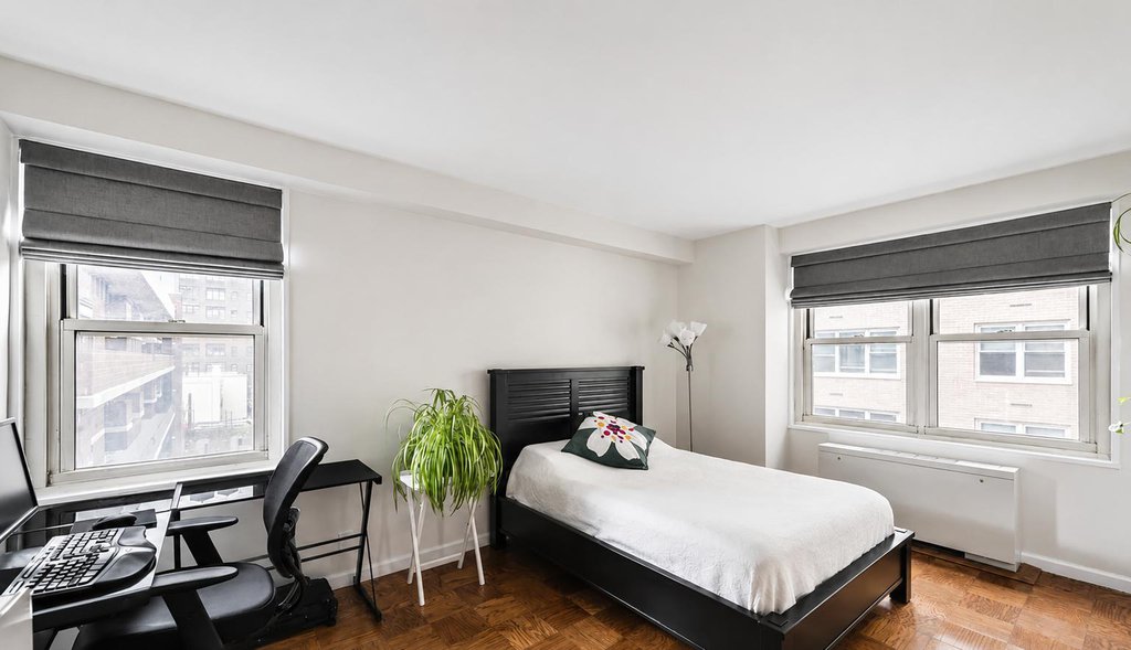 305 East 24th Street, Unit 8H photo 4