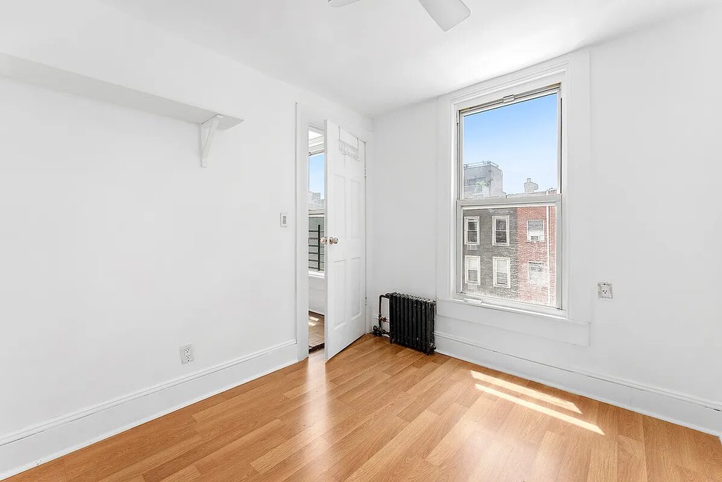 10-13 47th Avenue, Unit 3 photo 2