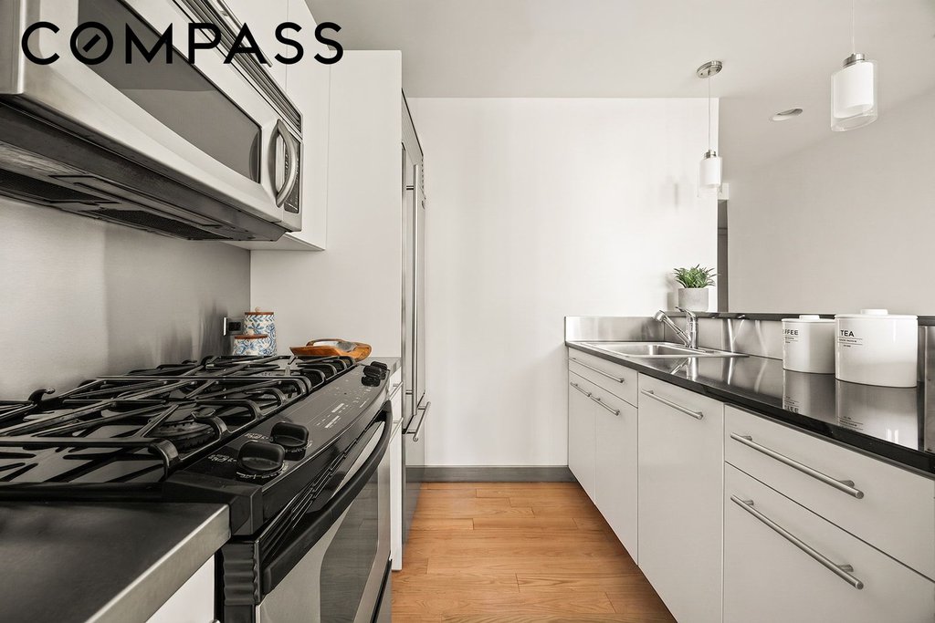 150 Nassau Street, Unit 9F photo 4