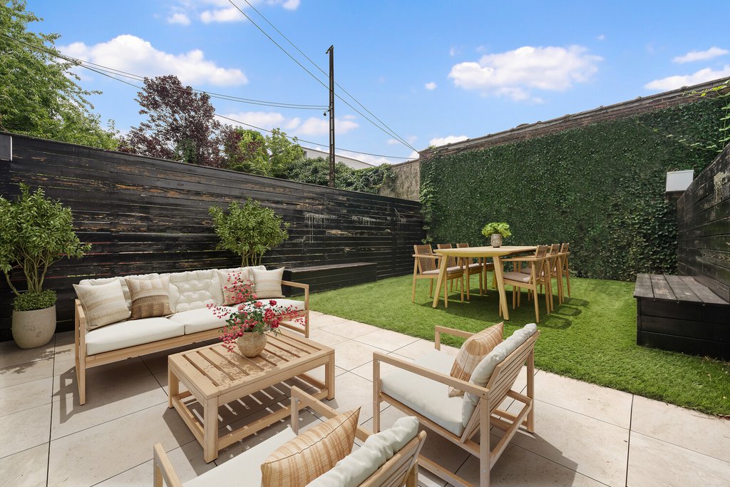28 Huntington Street – For Sale photo 15