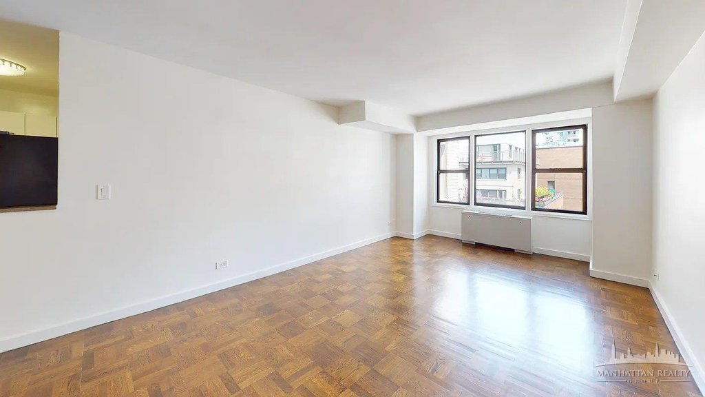 220 EAST 63rd Street, Unit 2K photo 3