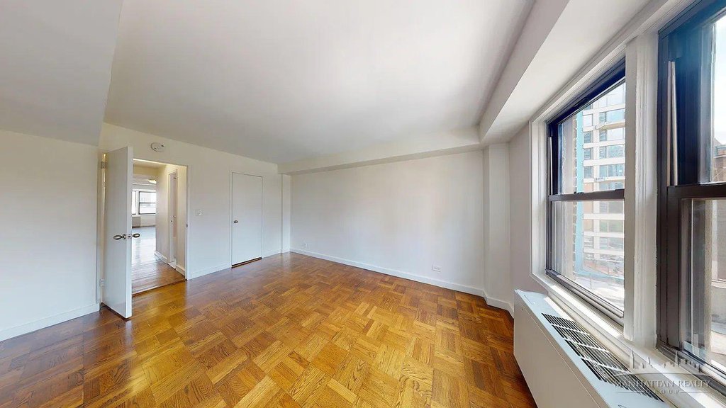 220 EAST 63rd Street, Unit 2K photo 6