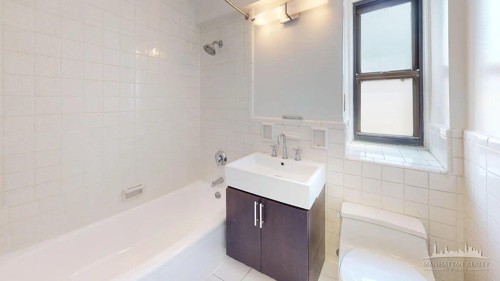 220 EAST 63rd Street, Unit 2K photo 8