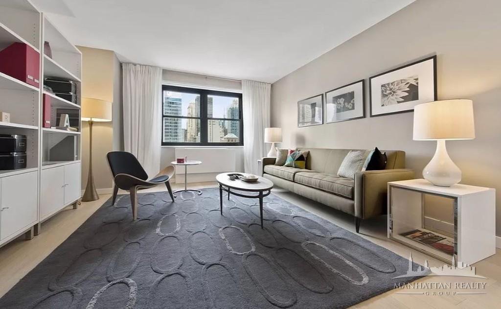 222 East 39th Street, Unit 14B photo 2