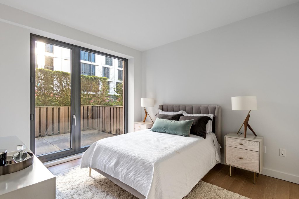 500 West 45th Street, Unit 201 photo 2