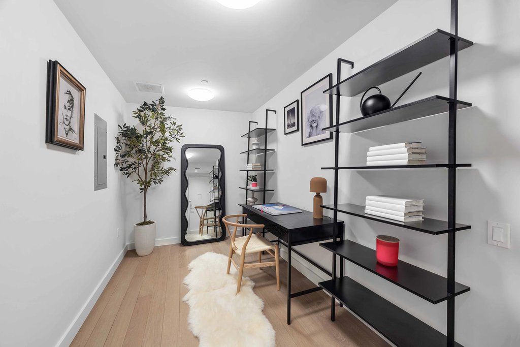 500 West 45th Street, Unit 201 photo 3