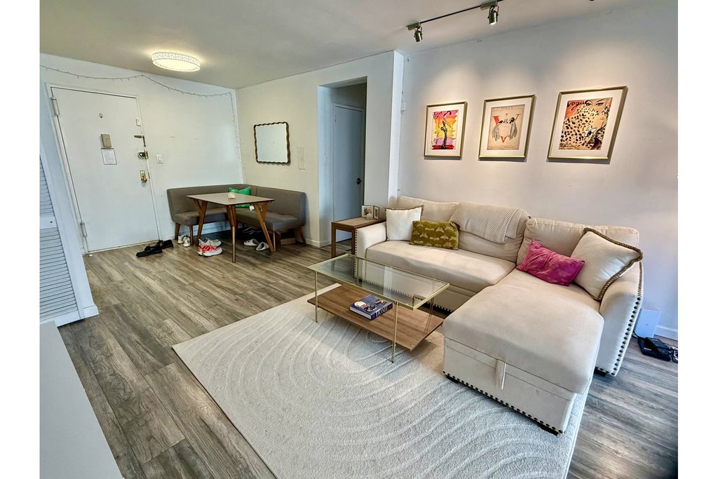 140 Seventh Avenue, Unit 7E photo 3