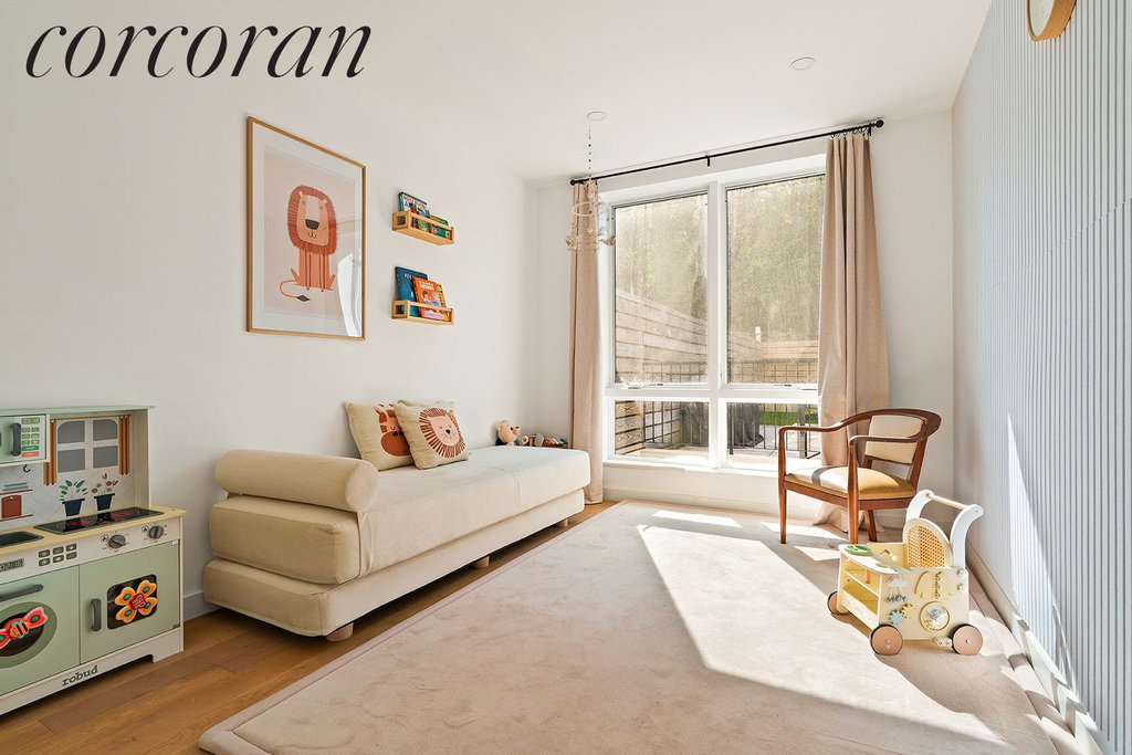 1218 Putnam Avenue, Unit 1B photo 3