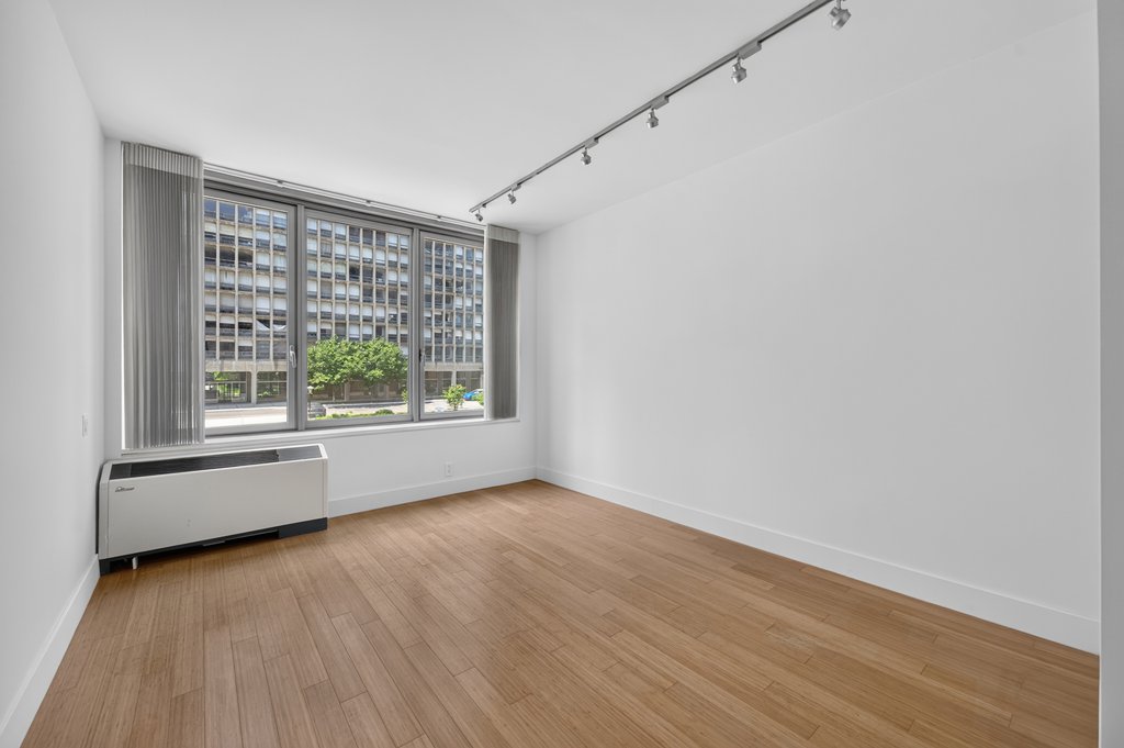303 East 33rd Street, Unit 3G photo 4
