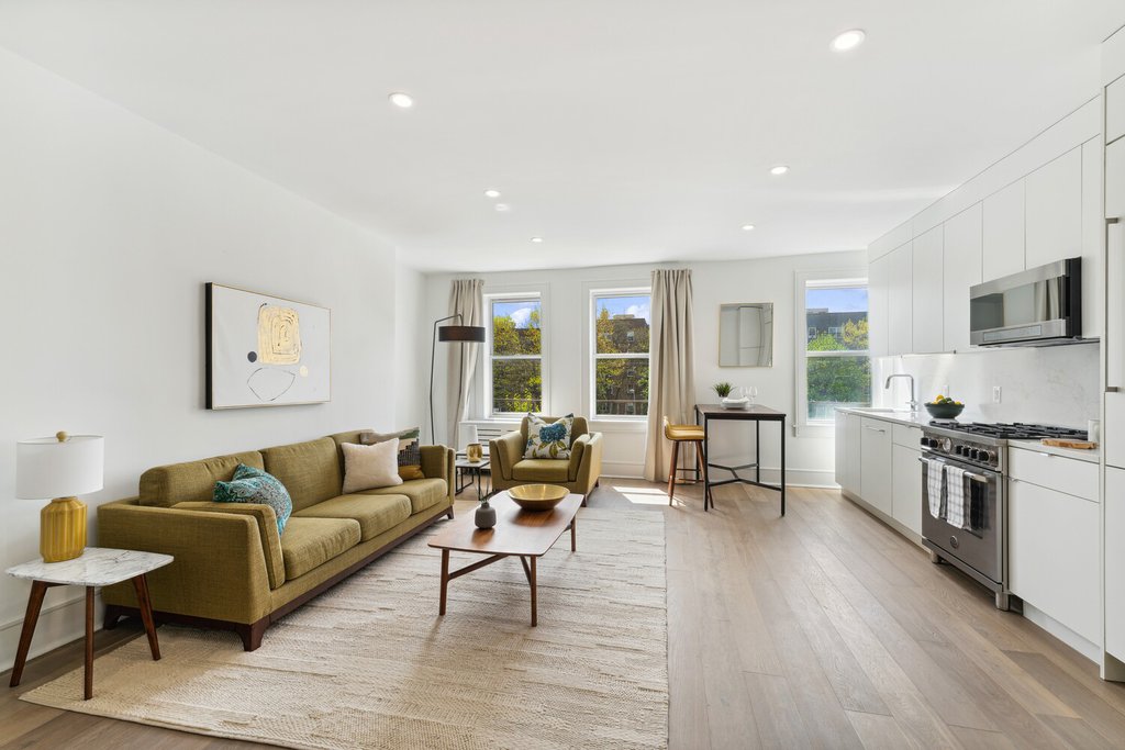 148-09 Northern Boulevard, Unit 2J photo 3