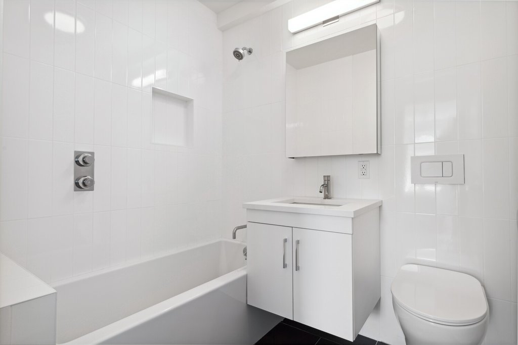 148-09 Northern Boulevard, Unit 2J photo 7
