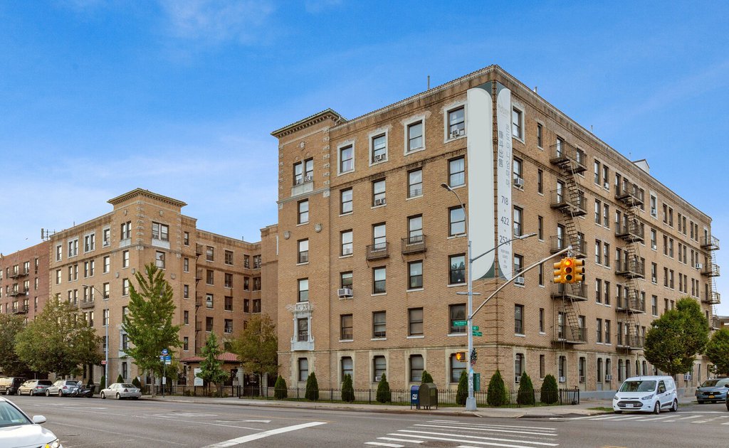 148-09 Northern Boulevard, Unit 2J photo 8