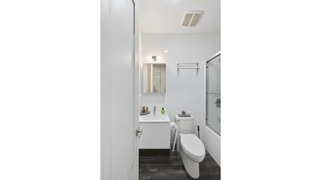 326 Irving Avenue – For Sale photo 4