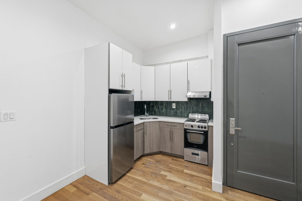 326 Irving Avenue – For Sale photo 6