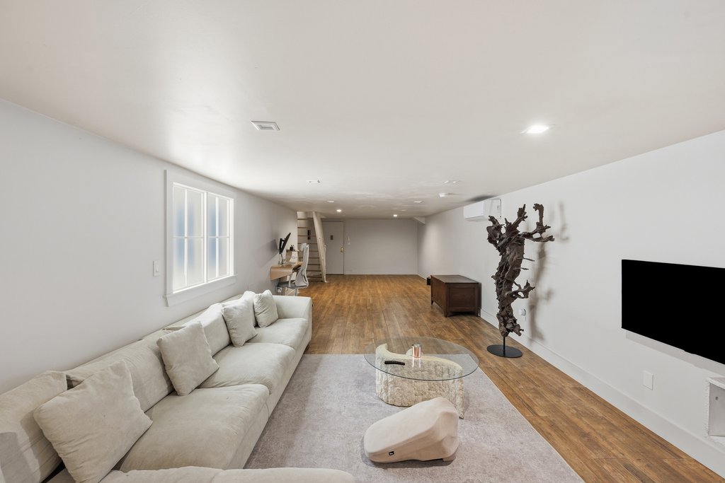 326 Irving Avenue – For Sale photo 11