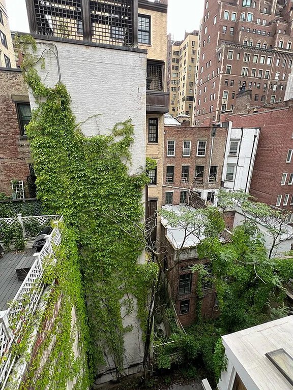 25 East 69th Street, Unit 5T