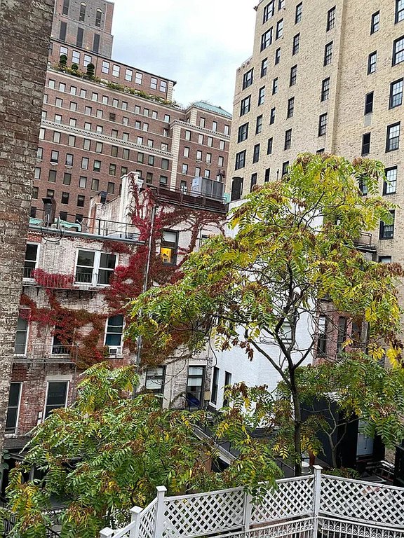 25 East 69th Street, Unit 5T photo 13
