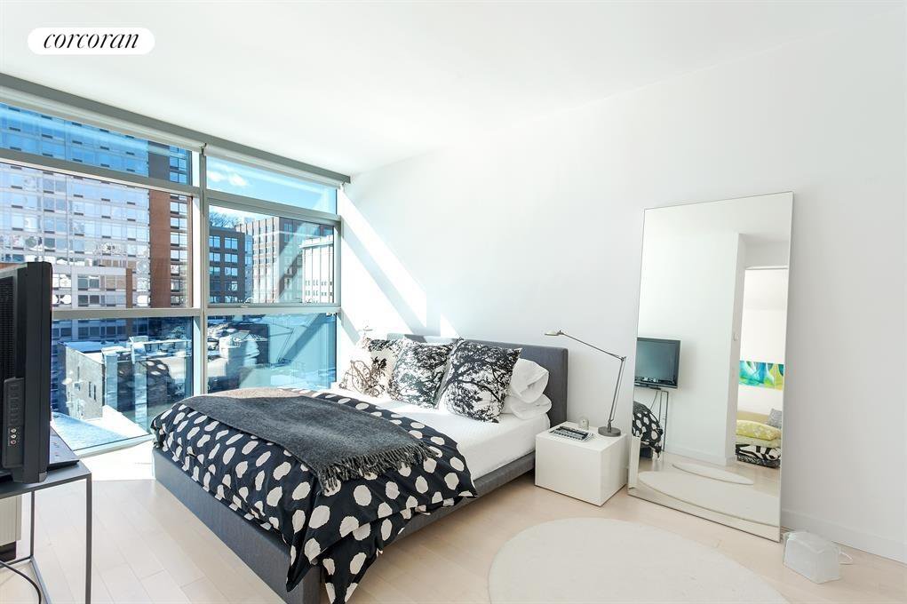 447 West 18th Street, Unit 8B photo 4