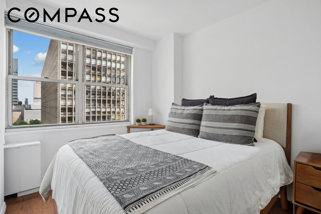 251 East 32nd Street, Unit 14D photo 5