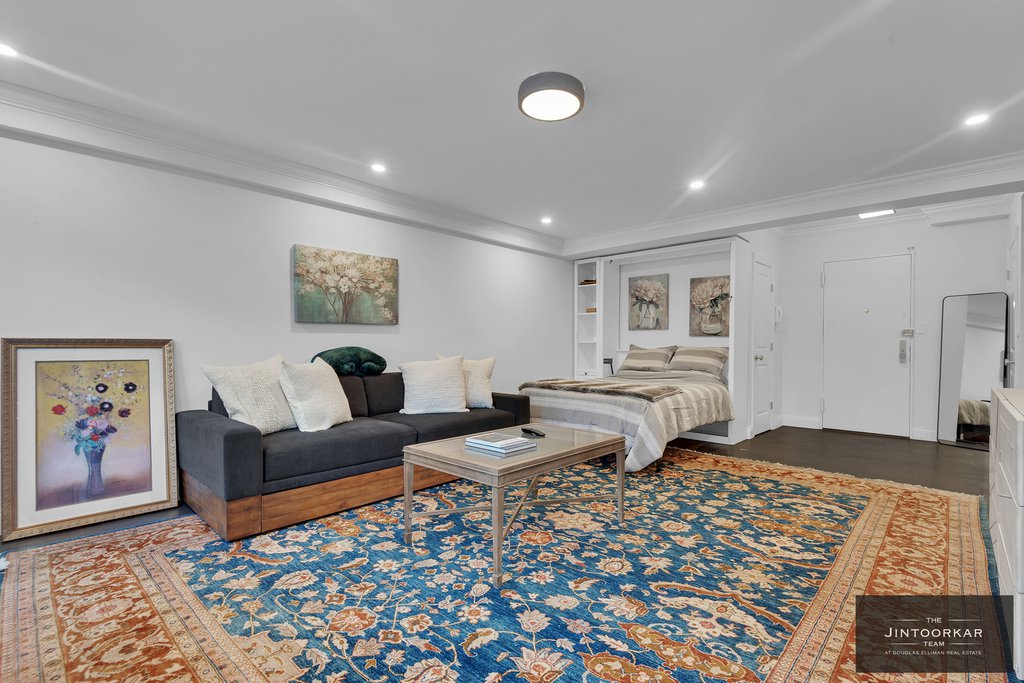45 West 54th Street, Unit 7D