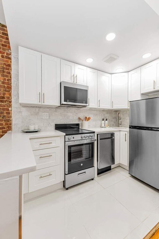 407 East 87th Street, Unit 2A photo 5