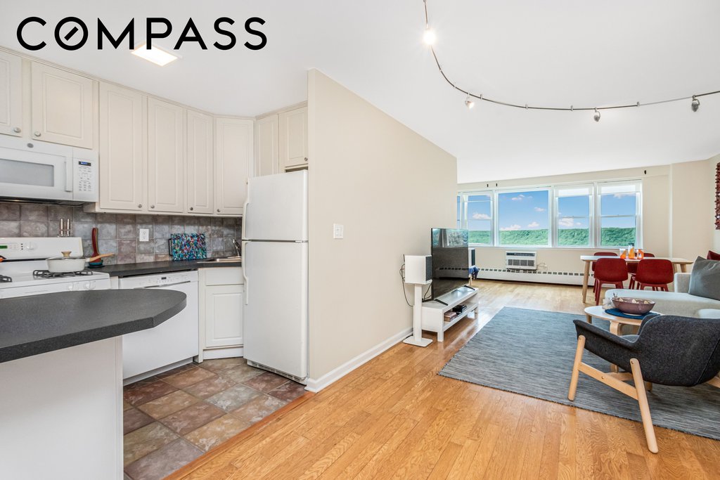 5800 Arlington Avenue, Unit 19O