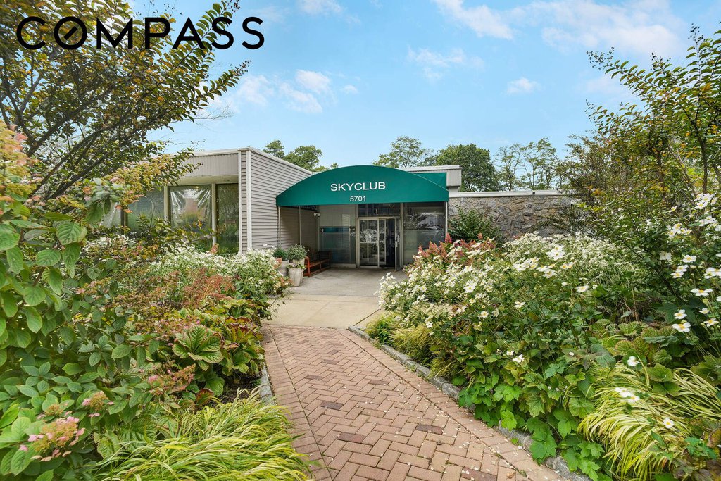 5800 Arlington Avenue, Unit 19O photo 12