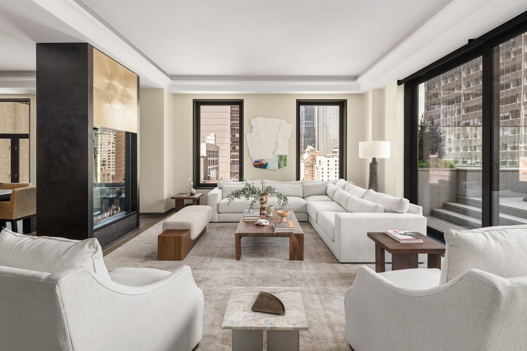 730 Fifth Avenue, Unit 18B photo 5