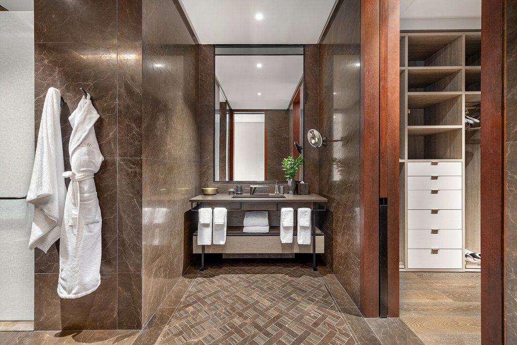 730 Fifth Avenue, Unit 18B photo 11