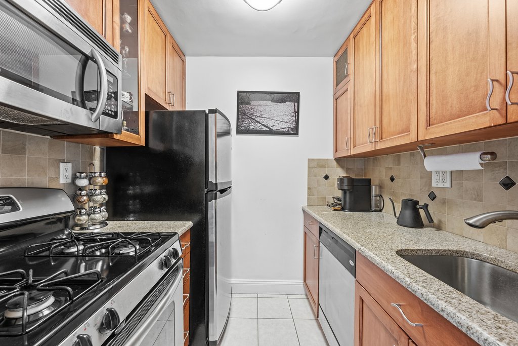 225 East 57th Street, Unit 5M photo 4