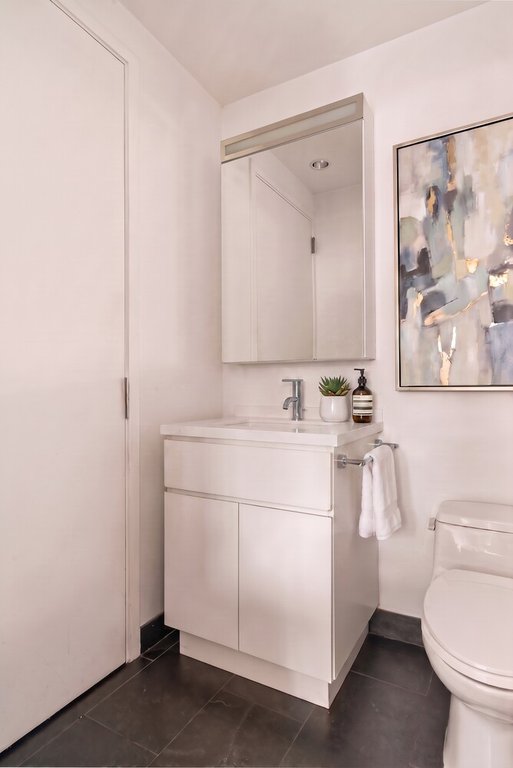 425 West 53rd Street, Unit 706 photo 4