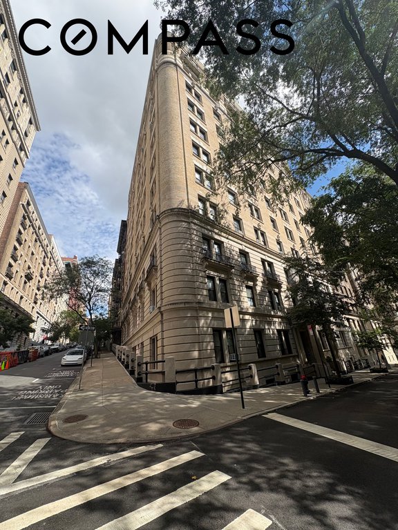 265 Riverside Drive, Unit 10G photo 13