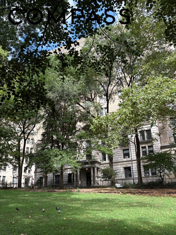 265 Riverside Drive, Unit 10G photo 17