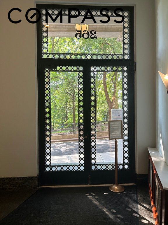 265 Riverside Drive, Unit 10G photo 21