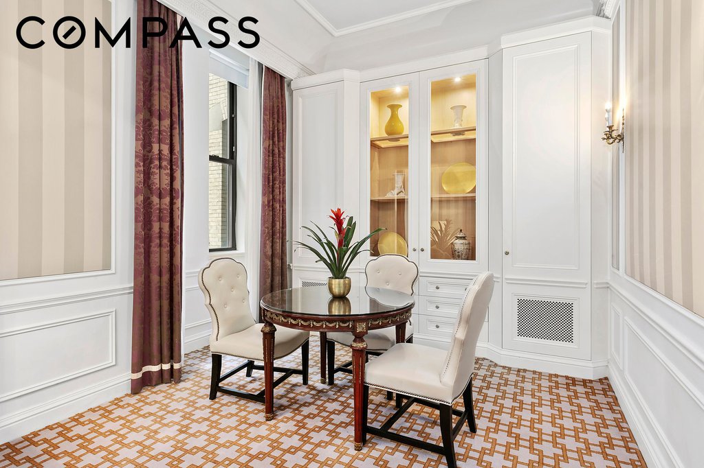 2 East 55th Street, Unit 922W34 photo 5