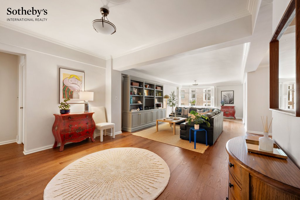 65 East 76th Street, Unit 10B photo 2