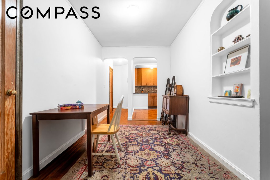 30 Bogardus Place, Unit 2C photo 3
