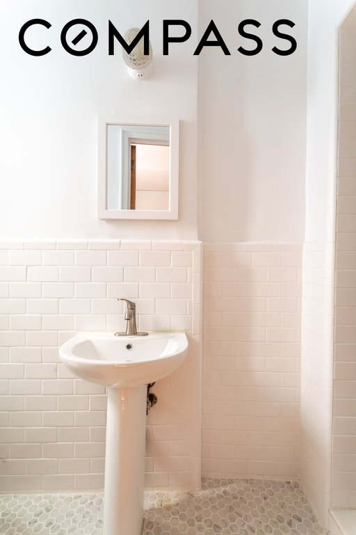 30 Bogardus Place, Unit 2C photo 9