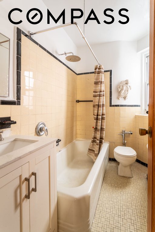 30 Bogardus Place, Unit 2C photo 12