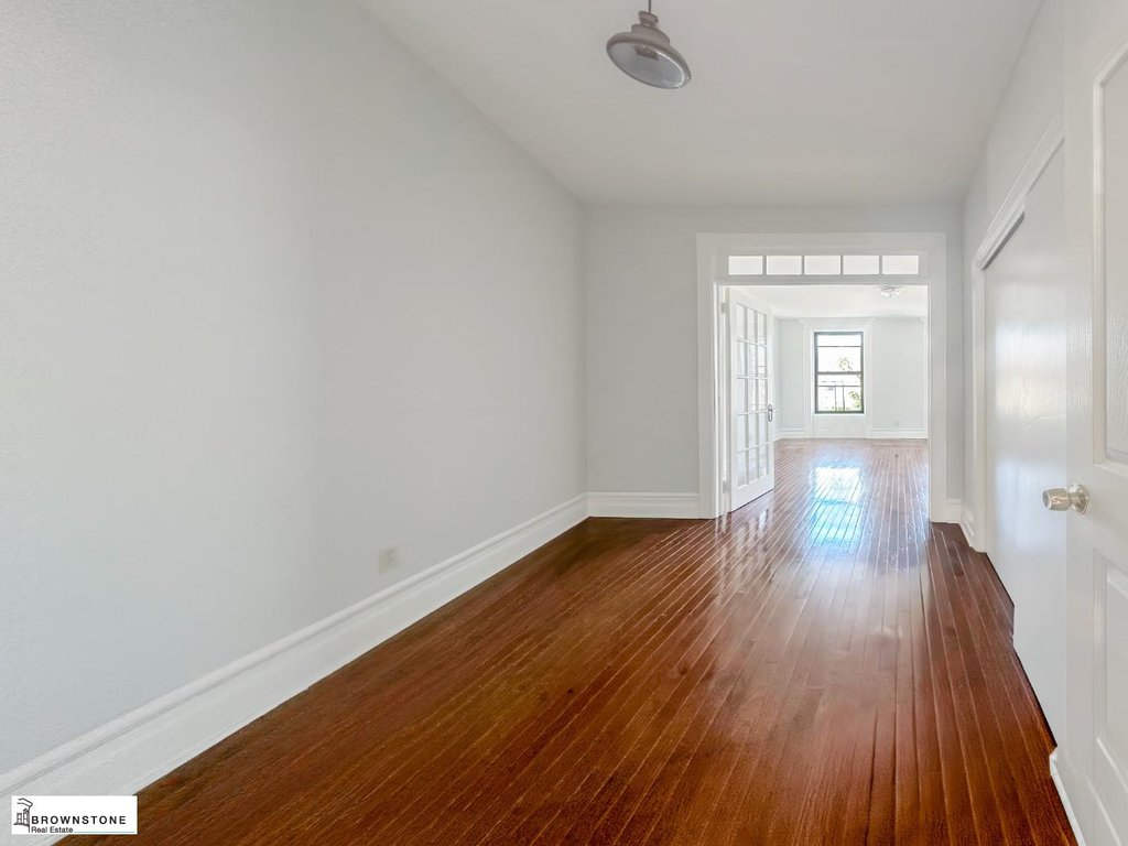 507 Henry Street, Unit 4R photo 2