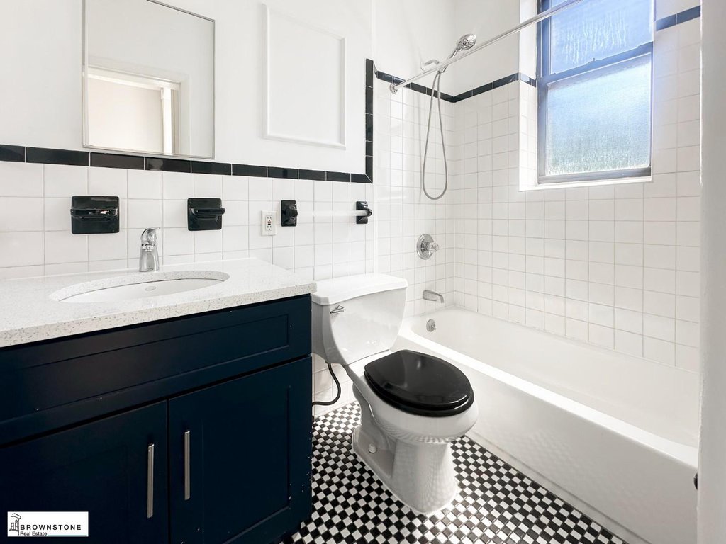507 Henry Street, Unit 4R photo 5