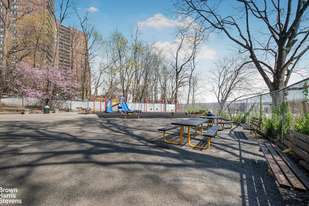 5645 Netherland Avenue, Unit 6A photo 15