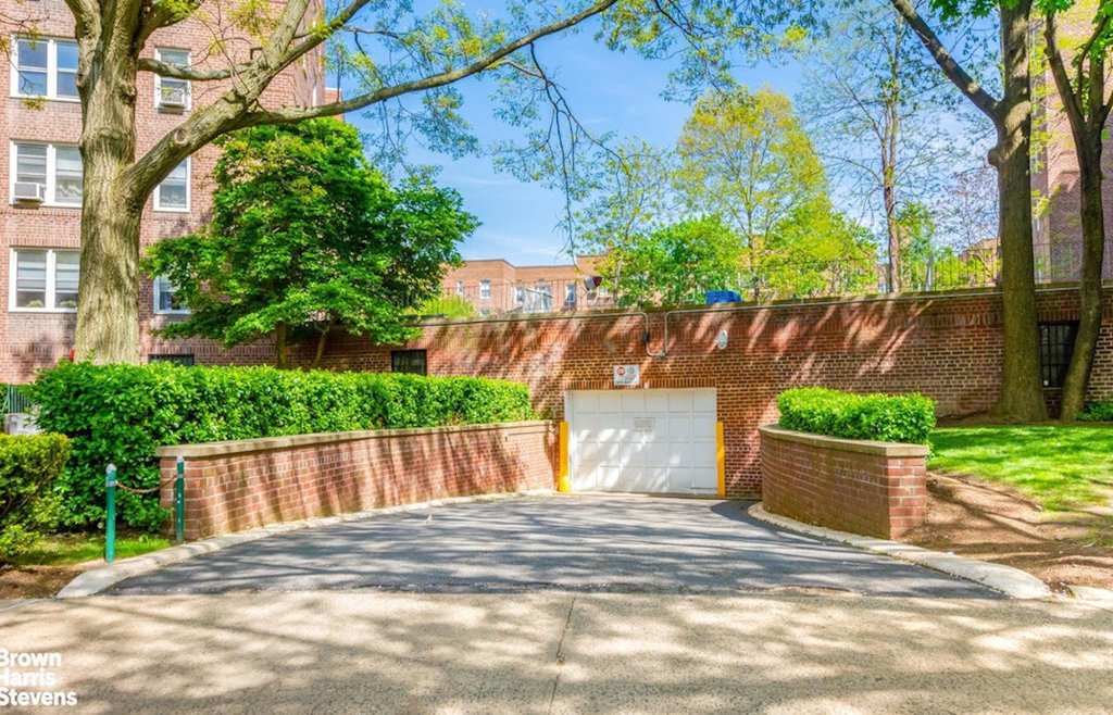 5645 Netherland Avenue, Unit 6A photo 16