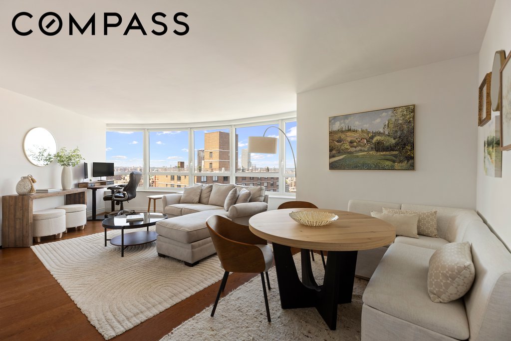 200 East 94th Street, Unit 2915