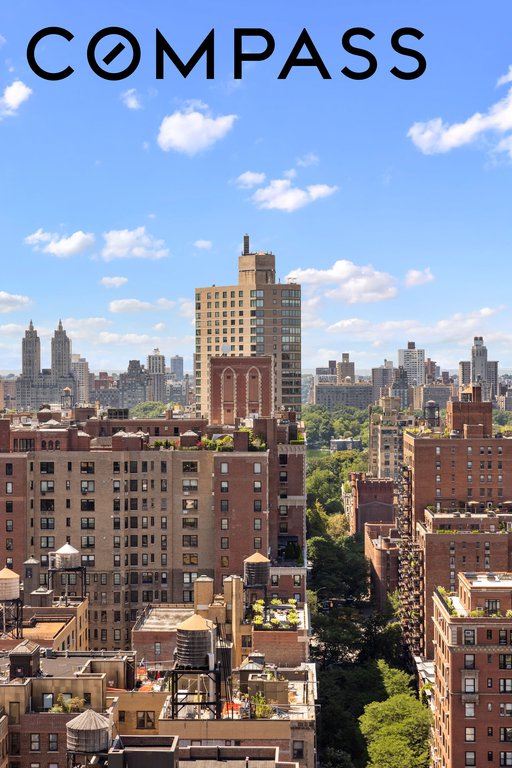 200 East 94th Street, Unit 2915 photo 4
